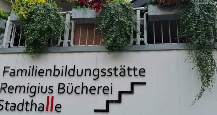 Treppenaufgang zur Remigius Bücherei