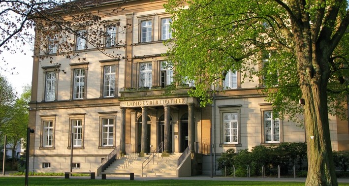 Historisches Palais von 1842 als Hauptgebäude der Lippischen Landesbibliothek