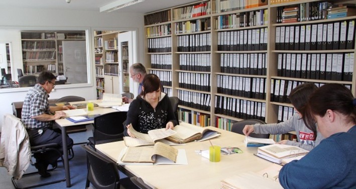 Archivbenutzer im Lesesaal des Stadtarchivs Lünen