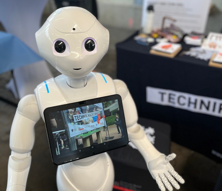 Technik macht Spass mit Pepper