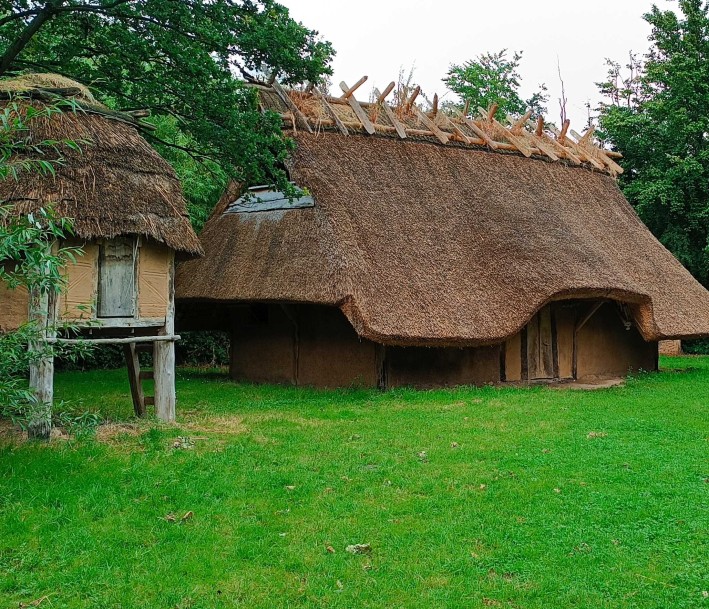 Nachgebaute eisenzeitliche Hofanlage