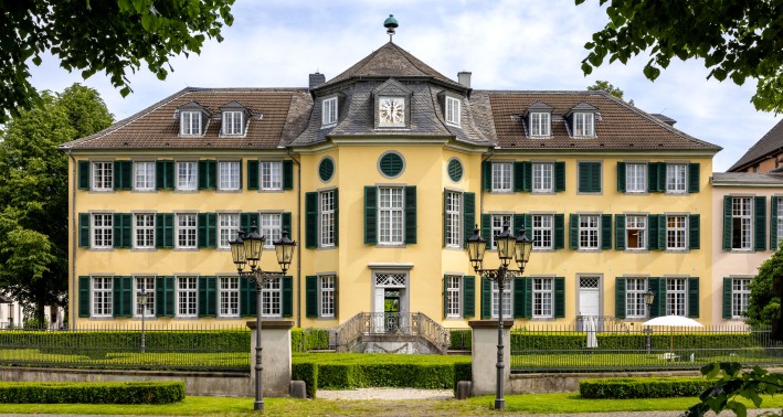 Vorderansicht des Herrenhauses Cromford
