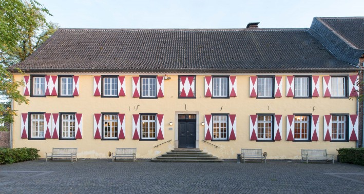 Ansicht des Kreismuseums mit Vorplatz