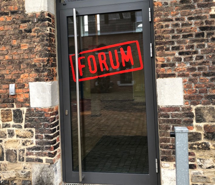 Foto: Museum Zinkhütter Hof Das Foto zeigt den Eingang des Museums Zinkhütter Hof mit der Aufschrift
