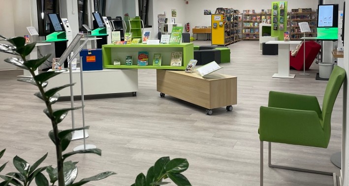 Das Foto zeigt einen Innenraum der Stadtbücherei Wesel
