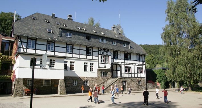 Außenansicht der Jugendherberge Hellenthal Erlebnispädagogik- und Outdoor-Zentrum