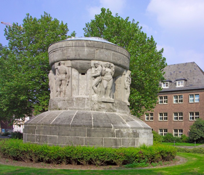Blick vom »Schinkendenkmal« auf das LWL-Medienzentrum für Westfalen