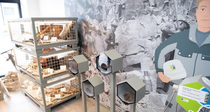 Verschiedene Exponate, Tastboxen sowie Audiostationen machen das Museum interessant und erlebbar.