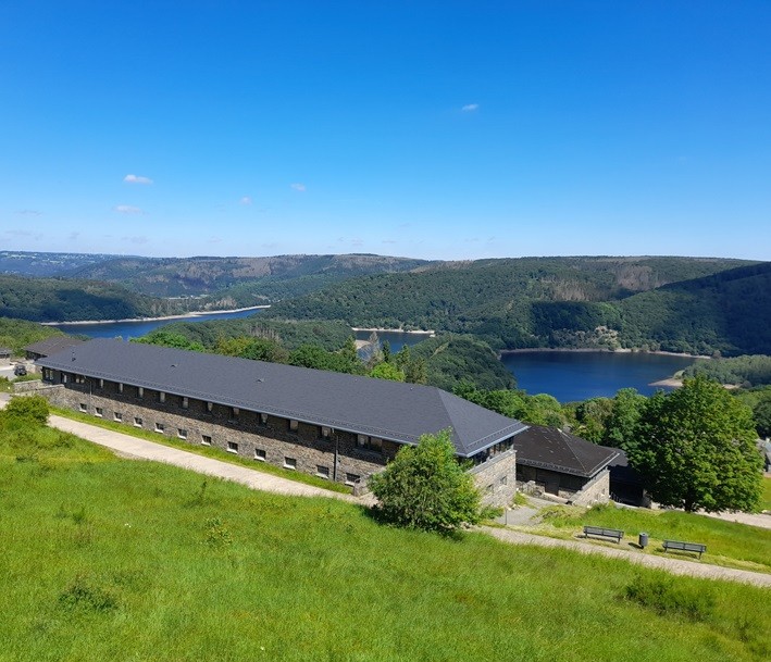Foto: Maria A. Pfeifer Das Naturschutz-Bildungshaus Eifel-Ardennen-Region mitten im Nationalpark Eifel