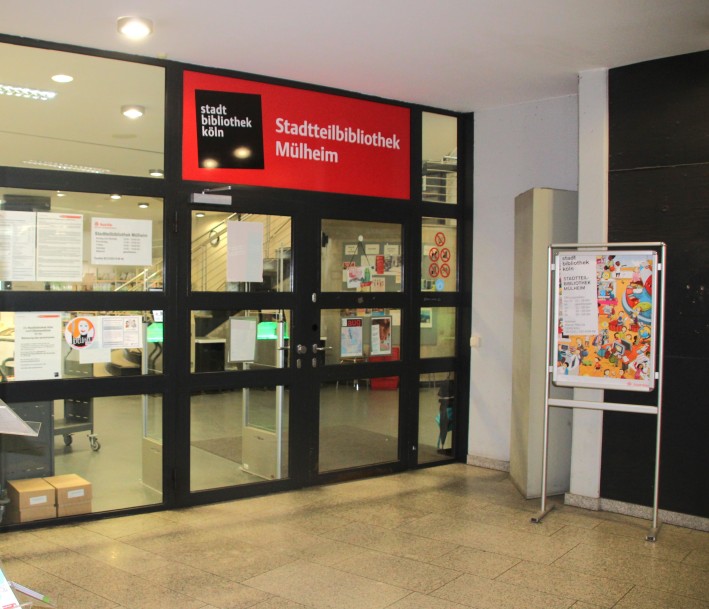 Eingangsbereich Stadtteilbibliothek Mülheim