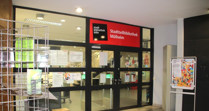 Eingangsbereich Stadtteilbibliothek Mülheim