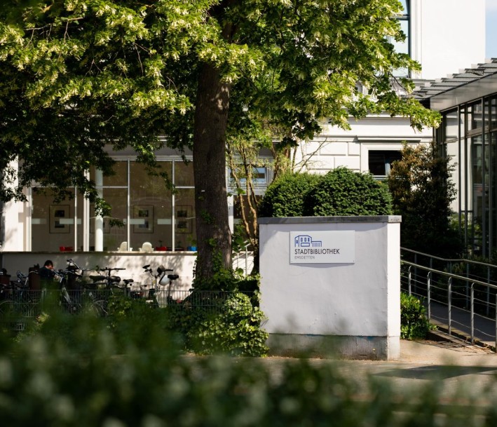 Eingangsbereich der Stadtbibliothek Emsdetten