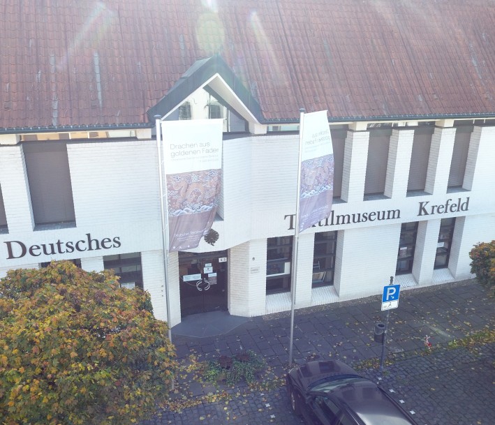 Blick auf das Gebäude