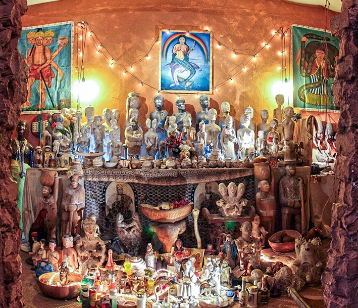 Ein Mami Wata Altar aus West-Afrika im SOUL OF AFRICA Museum