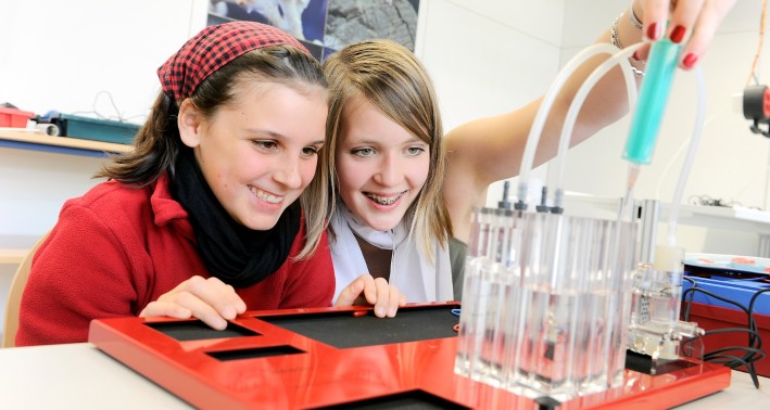 Experiment zu Brennstoffzellen im EnergyLab