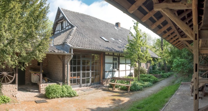 Außendarstellung des Tuppenhofes mit Fachwerk