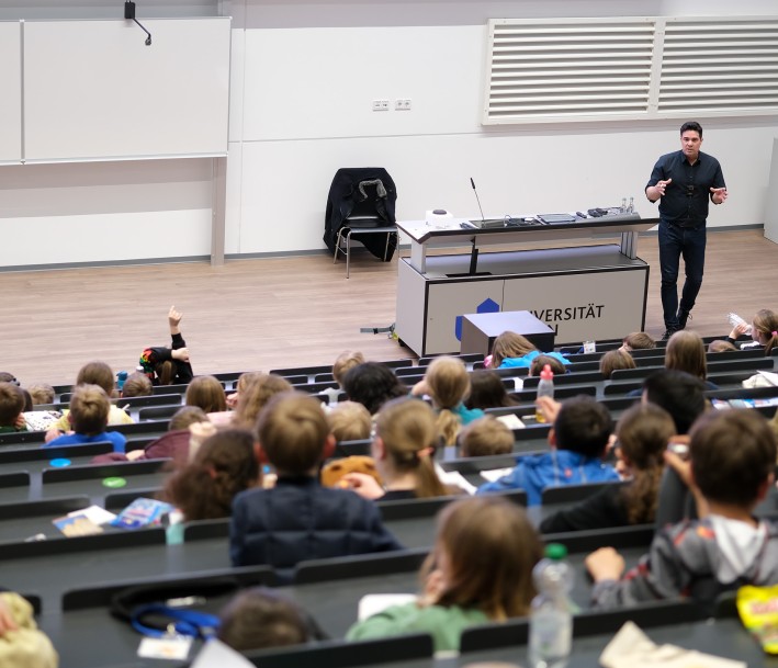 Die Kinderuni Siegen gehört zu den Formaten des Hauses der Wissenschaft.