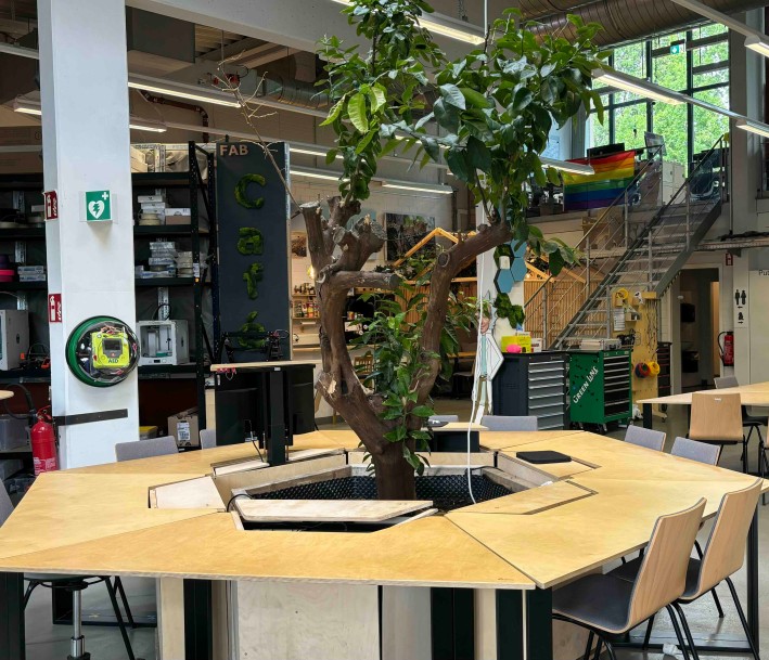 ein erster Blick in den Innenraum des HRW FabLab