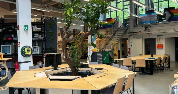 ein erster Blick in den Innenraum des HRW FabLab