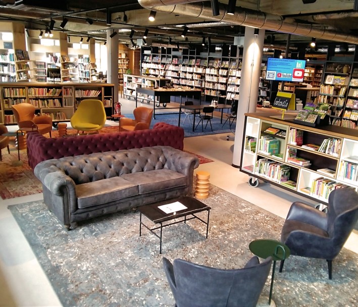 Blick in die Bibliothek
