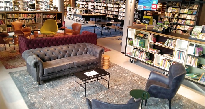 Blick in die Bibliothek
