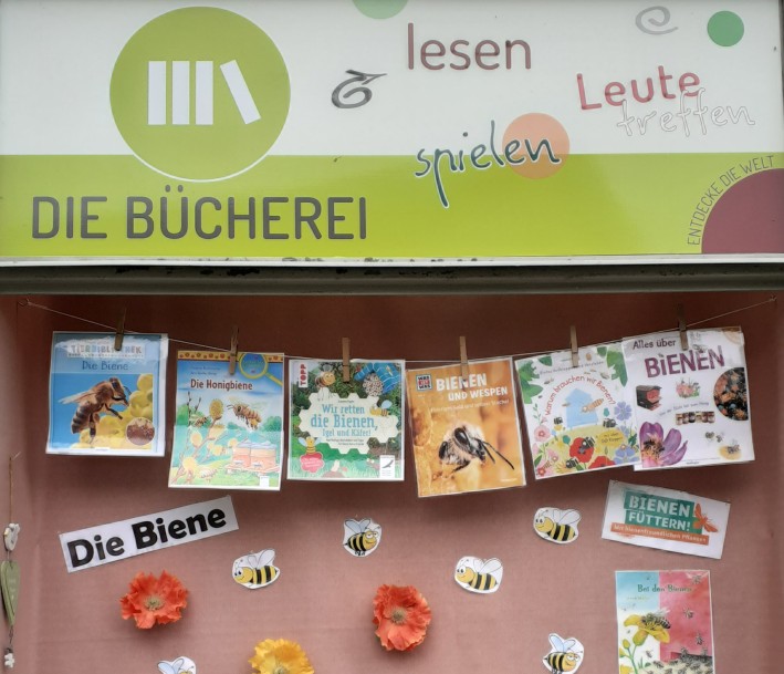 Ausstellungsfläche der Bücherei Nordborchen mit dem Motto 