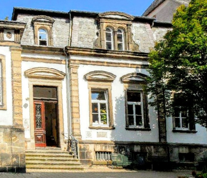 Stadthaus des Lernorts Stadtbücherei Julie Hirschfeld