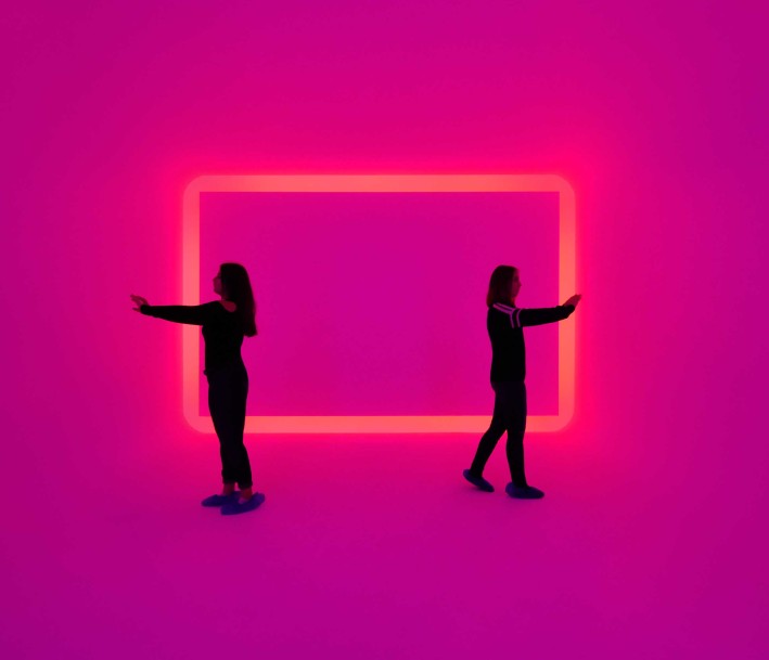 Schüler in der Installation von 