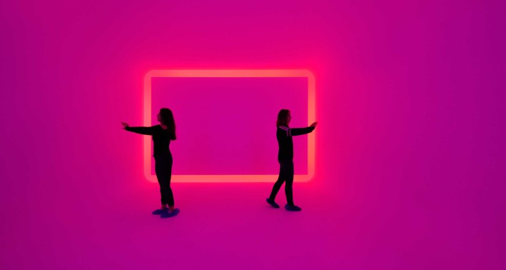 Schüler in der Installation von 