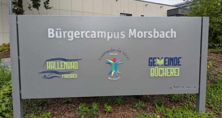 Schild der Gemeindebücherei Morsbach