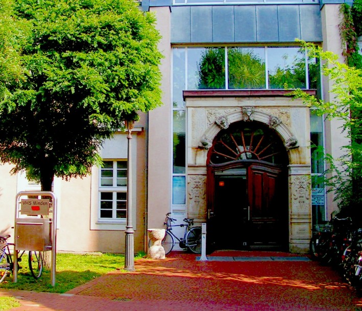 Der Eingangd es Lernorts Volkshochschule Minden Bay Oeynhausen