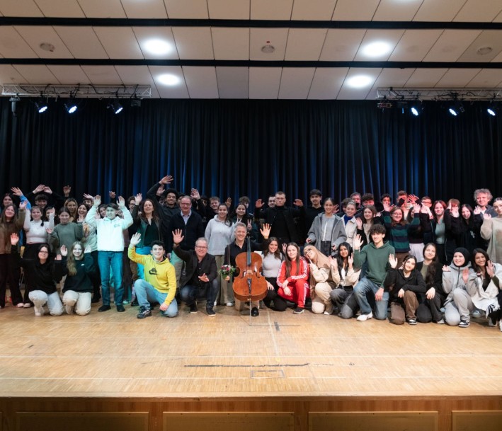 Ein Bild der Philharmoniker*innen des Lernorts Kulturbetriebe Stadt Duisburg: Duisburger Philharmoniker, »klasse.klassik«