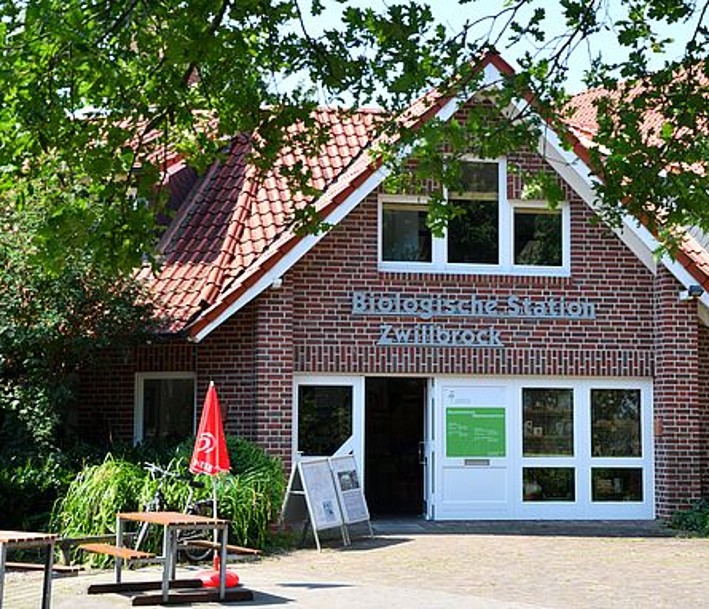 Der Eingang des Lernorts Biologische Station Zwillbrock e. V.