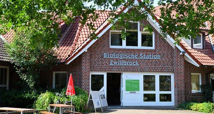 Der Eingang des Lernorts Biologische Station Zwillbrock e. V.
