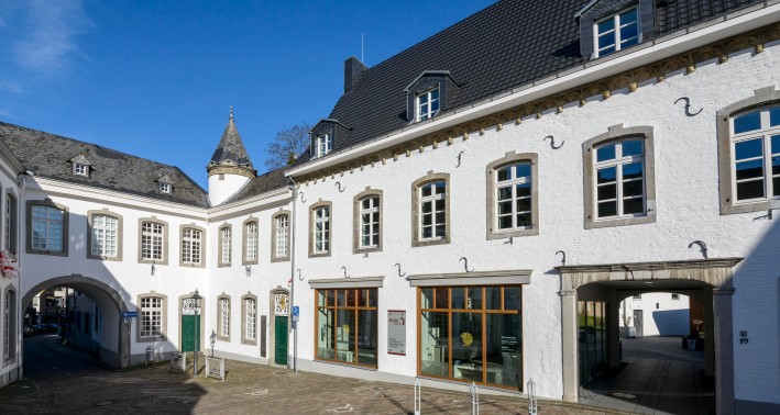 Eingang des Lernorts Begas Haus - Museum für Kunst und Regionalgeschichte Heinsberg